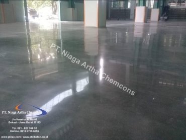 Poles Beton Menjadikan Lantai Halus