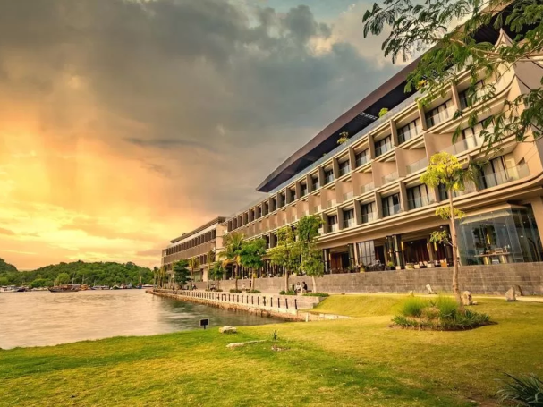 Hotel Meruorah Komodo Labuan Bajo